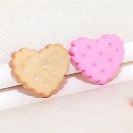 Kärlek Hjärta Biscuit Cookies Charms Resin Cabochons Gummy Halsband Keychain Pendant DIY gör tillbehör