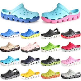 Mode Hole Skor Kvinnor Sommar Hem Tofflor Candy Färg Garden Drifting Scenic Big-toed Sandals 2021 Ny strand Trendig andningsbar fem Mäns plusstorlek