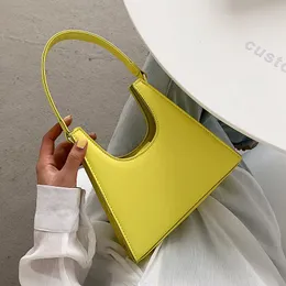 Liten solid färg pu läderväska crossbody 2021 sommar axelbälte design kvinnliga handväskor och plånböcker totes cross body