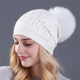 Xthree女性の冬のビーニー帽子のための輝くカシミヤウルの帽子女性の毛皮POM 211229