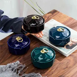 Keramik Moden Vindskyddad Ashtray Med Lock För Tabletop Decor Vänner El Utomhus Heminredning Rökfri 210902