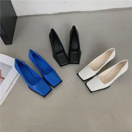 Klänning skor 2021 guldklackar afrikansk kvinna sko korta pumpar glida på kvadrat tå all-match sexiga sandaler grunda mun senaste spetsar upp Burgundy