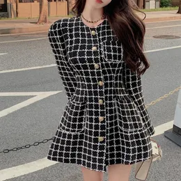 Casual Sukienki Wysokiej Jakości Mały Zapach French Party Mini Dress Dla Kobiet 2021 Jesień Vintage Robe Femme Koreański Elegancki Tweed Wełniany