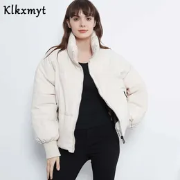 KLKXMYTウィンタージャケットの女性の短いパーカーファッションの厚い暖かいジャッキのコートコットンパッドドアウトウェア女性シックなトップ210527
