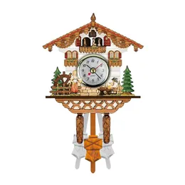 壁掛けのカッコウ時計の森の木製のビンテージノルディックスタイルアラームの居住室の家の装飾アクセサリー