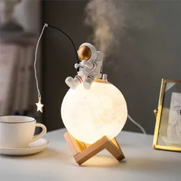 Nordic Astronaut Figurine Miniature Night Light Umidificatore Home Soggiorno Decorazione Accessori da scrivania Camera da letto Ornamenti Regalo 220115