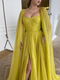 2021 Elegant Citrine Yellow Silk Chiffon Prom Dresses With Long Cape A Line Sweetheart veck Side Slit Evening Gowns199h