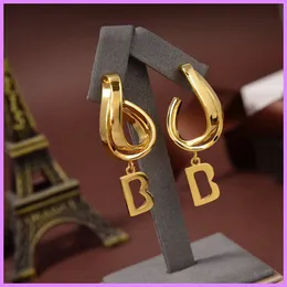 Kadın Küpe Tasarımcı Küpe Lüks Tasarımcılar Takı Mektup Lady Erkek Moda Parti Düğün Hediyeleri Boucles D'Oreilles D221106F