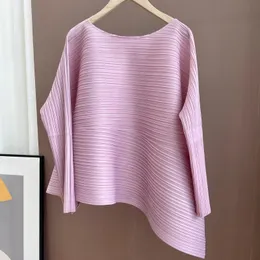 Kadın T-Shirt Chang-yün 2024 Bahar Ürünü Katı Düzensiz Miyake Piled Moda Plus Boyut Gevşek Yuvarlak Boyun Top 108