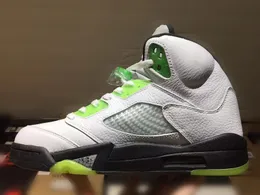 Najwyższej jakości buty do koszykówki Jumpman 5 biały zielony czarny Quai 54 z boku skórzana górna siatka szybka dostawa są dostarczane z pudełkiem na buty rozmiar 40-47,5