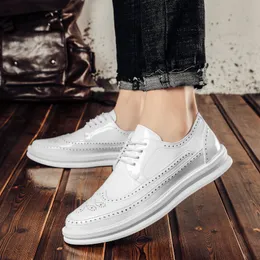 Trend Men italiensk lyx minimalistisk sko design läder klänningskor tjurhuggning topp läder bröllop fest mode loafers stor storlek: US6.5-US10