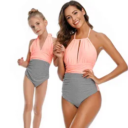 Fashion Brand One-Piece Swimsuit Summer Mommy And Me Backless Bikini Family Matching Swimwear Pink 210429
