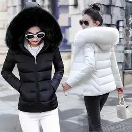 Giacca invernale da donna moda nera bianca Plus Size 6XL Cappotto invernale Parka femminile staccabile grande pelliccia con cappuccio caldo capispalla corto
