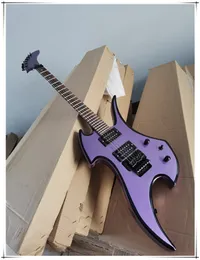 Glänsande lila kropps elektrisk gitarr med floydrosa bro, svart hårdvara, rosenträ fingerboard, hh pickups, kan anpassas