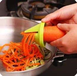 Kitchen Tools Accessories Vegetable Fruit Multi-function Spiral Shredder Peeler Manual Potato Carrot Radish Rotating Shredders Grater SN5373