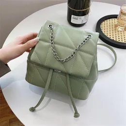 Mini-Ledertasche für Damen, informelles Schokoladenbraun, Rucksack-Stil 2021