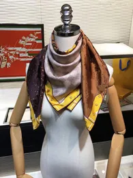 2021 Ny 90 cm*90 cm fashionabla fyra-säsong fyrkantig silkescarf för kvinnor halsduk bokstav blomstil västerländsk mode sjal