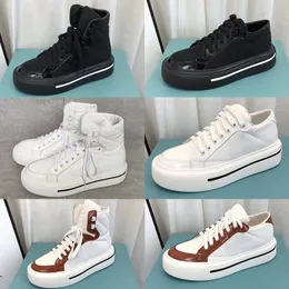 Luxury Mens Designer Skor Kvinnor Makro Re-Nylon och Borstat Leather High-Top Sneakers Lågplattform Trainers Svart Vit Utomhus Casual Skor med låda 287