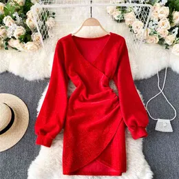 Czerwona sukienka kobiety z długim rękawem V-Neck Srebrny wątek Mini Bodycon Party Jesień Zima Slim Club Vestidos de Mujer 210603