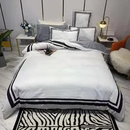 Cotton Bedding Sets 4pcs Designer Letter Strip Digital Printing BedClothes Pillow Sheet Adult Soft Queen Size Comforter Cover279n