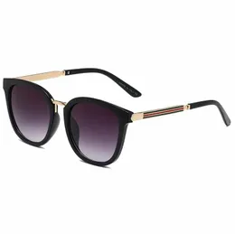 Lunettes de soleil conçues pour les hommes et les femmes lunettes de plein air parasols PC cadre élégant classique dames sport 0079 lunettes de soleil miroirs se2662