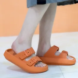 2021 Ny sommargelé skor kvinnor / män strand sandaler ihåliga tofflor damer tjock botten eva flip flops spänne lätt sandalias