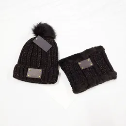 2021 Nova moda inverno e outono mais chapéu quente de veludo chapéu de alta qualidade cap roupa homens mulheres tricotadas lenço chapéus marca de duas peças Definir feminina beanie com logotipo l9163