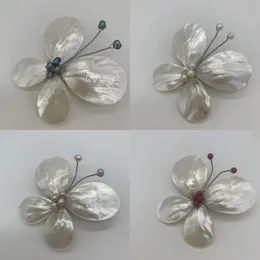 Mode handgjorda naturfjäril brosch vit havskal turkos pearl agate pins eleganta kvinnors corsage smycken