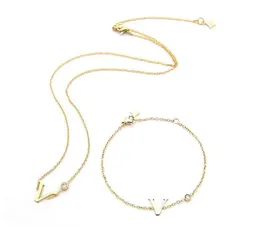 Europe America Fashion Jewelry Sets Lady Womens Gold/Silver-color Metal V Initials With Single Diamond Chain Necklace Bracelet Q93655 Q95595