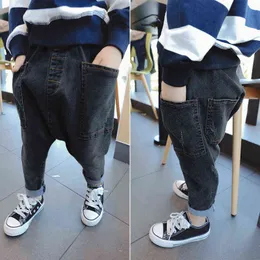 2 3 5 6 7 lat chłopcy spodnie koreańskie dorywczo duże kieszonkowe spodnie harem dla chłopiec wiosna jesienne spodnie modne dzieci denim spodnie nowe G1220
