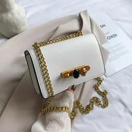 Cross Body Punk Skull Chain Clutch torebki damskie 2021 kryształowy diament wiercony głowa czaszki pierścień modna torebka biała skórzana torba na ramię