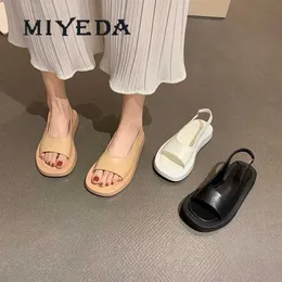 Miyeda Letnie buty damskie Luksusowe Slip-on Casual Kobiet Sandały Designe Styl Wygodne Kobiety Platformy Buty 210715