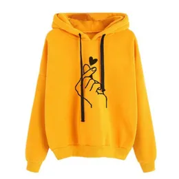 Harajuku kvinnors tröja och hoody damer oversize k pop gul rosa kärlek hjärta finger huva casual hoodies för kvinnor tjejer 210928