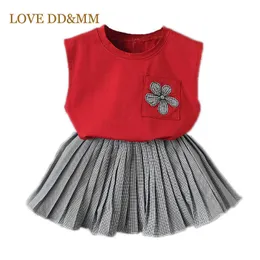 LOVE DDMM Ragazze Imposta Abbigliamento per ragazze estive Senza maniche Tasca Fiore Gilet in cotone T-shirt + Gonne scozzesi Abbigliamento per bambini 210715