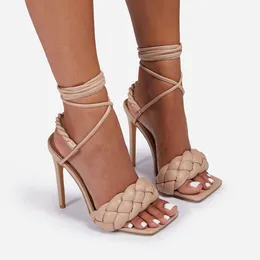 2021 Ankelband Cors-bundna Kvinnor Sandaler Eleganta Tunna Högklackat Sommar Office Lady Skor Fashion Weave Soft Gladiator Sandals K78