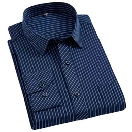8xLプラスサイズの大きな男性長袖ノンアイアンドレスシャツ男性ソーシャルストライプシャツEasy Care Essiced Shirs 210721