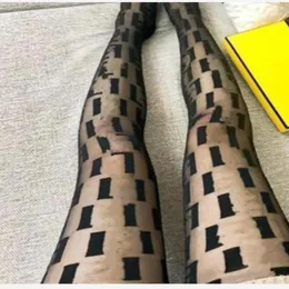 Designer Vollbuchstaben-Socken Sexy Mesh-Strumpfhosen für Frauen Schlanke hübsche schwarze dünne Strumpfhosen Nachtclub-Partystrümpfe Elastischer Strumpf