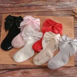 Flickor Big Bow Socks Toddler Bomull Sock Solid Färg Barn Strumpor Barn Mellanrör Footsocks Mode Baby Footwear 6 Färger Valfritt BT6578