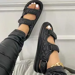 Sandały 2021 damskie w stylu Casual, letnia Sandalie damskie wysokiej jakości płaskie obcasy damskie buty platformy Sandalias