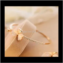 Biżuteria Clover Charm Bracelets Fashion Golden Bangle Wysokiej jakości przyjęcie biżuterii ślubnej dla kobiet walentynkowych prezent dostawa 2021 Zwjx5