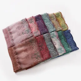 여성을위한 이슬람 스카프 수 놓은 레이스 꽃 Hijab 면화와 리넨 Musulman Headscarf 이슬람 Foulard Shawls 머리 스카프