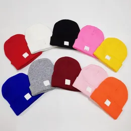 Bere Unisex Örme Şapka Kış Skullies Için Sıcak Aksesuarları 10 Renkler Açık Moda Harfler Kap