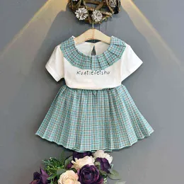 Kooporson Moda Koreański Dzieci Ubrania List Krótki Rękaw Topplaid Spódnica Cute Toddler Girls Clothing Setfits G220310