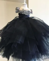 2021 Black Lace Flower Girl Dresses Ball Gown Beaded Tiers Tulle Lilttle Barn Födelsedag Pageant Wedding Gästkläder