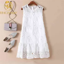 Elegancki kwiatowy haft Hollow Out Lace Crochet Ruffles Dress Summer Women 's O-Neck A-Line Mini Vest 210506