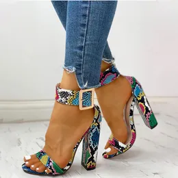 Summer High Heels 2021 Buckle Leopard Print Women Sandali Cinturino alla caviglia Tacco quadrato Fashion Pumps Drop