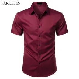 Camicie da uomo in fibra di bambù rosso vino Camicie maniche corte senza rughe Camicia da uomo non stirabile Easy Care Elasctic Business Work Chemise 210522