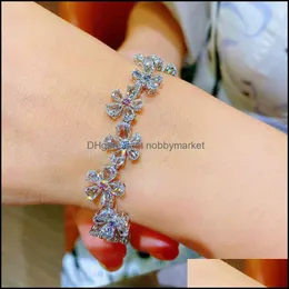 Other Fashion Aessories High End Zircon Net Red Live Broadcast Simation Mossan Diamond Five Petal Flower Bracelet Female Hand Jewelry Drop D