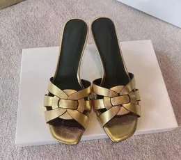 Nowe mody damskie kapcie o wysokim obcasie 20s buty zjeżdżalnia w różnych kolorach. Summer Fa Shion Gładkie gęste sandały Duży rozmiar 35-42