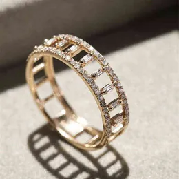Kreativ guldfärg ihålig vit geometrisk rektangel kristall rhinestone ring med glänsande AAA CZ för kvinnor fest smycken G1125